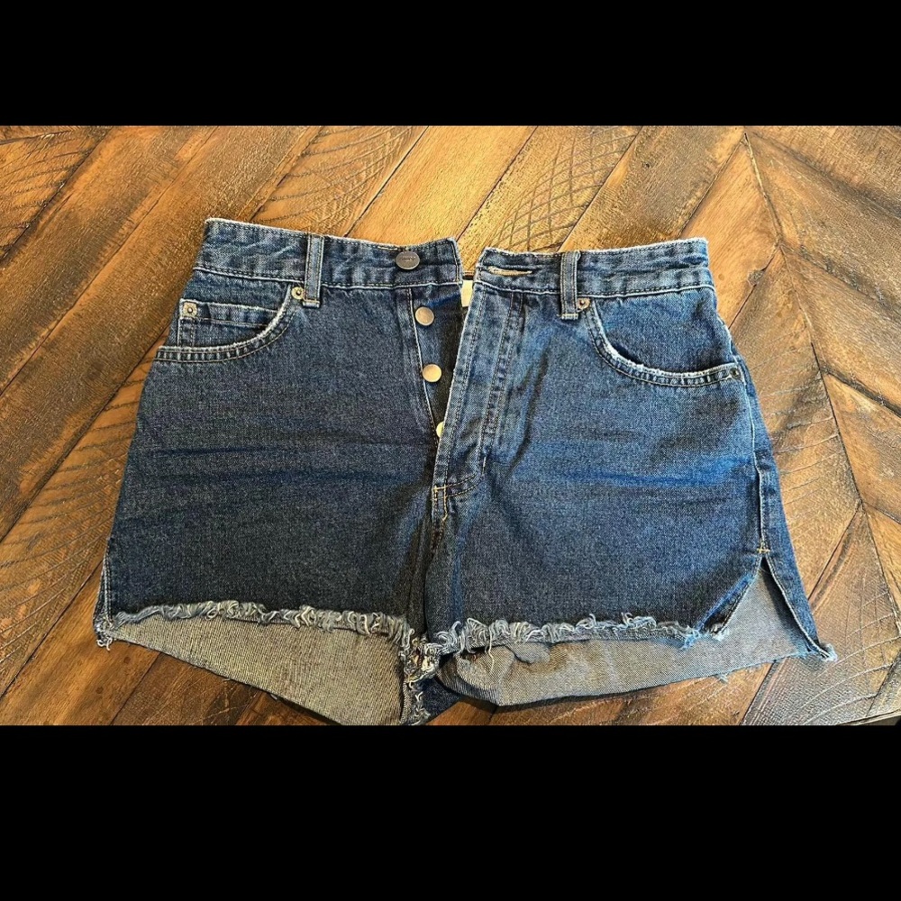 Amuse Society High-Waisted Denim Shorts with Frayed Hem